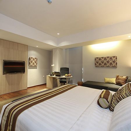 Ra Premiere Simatupang Hotell Cilandak  Eksteriør bilde