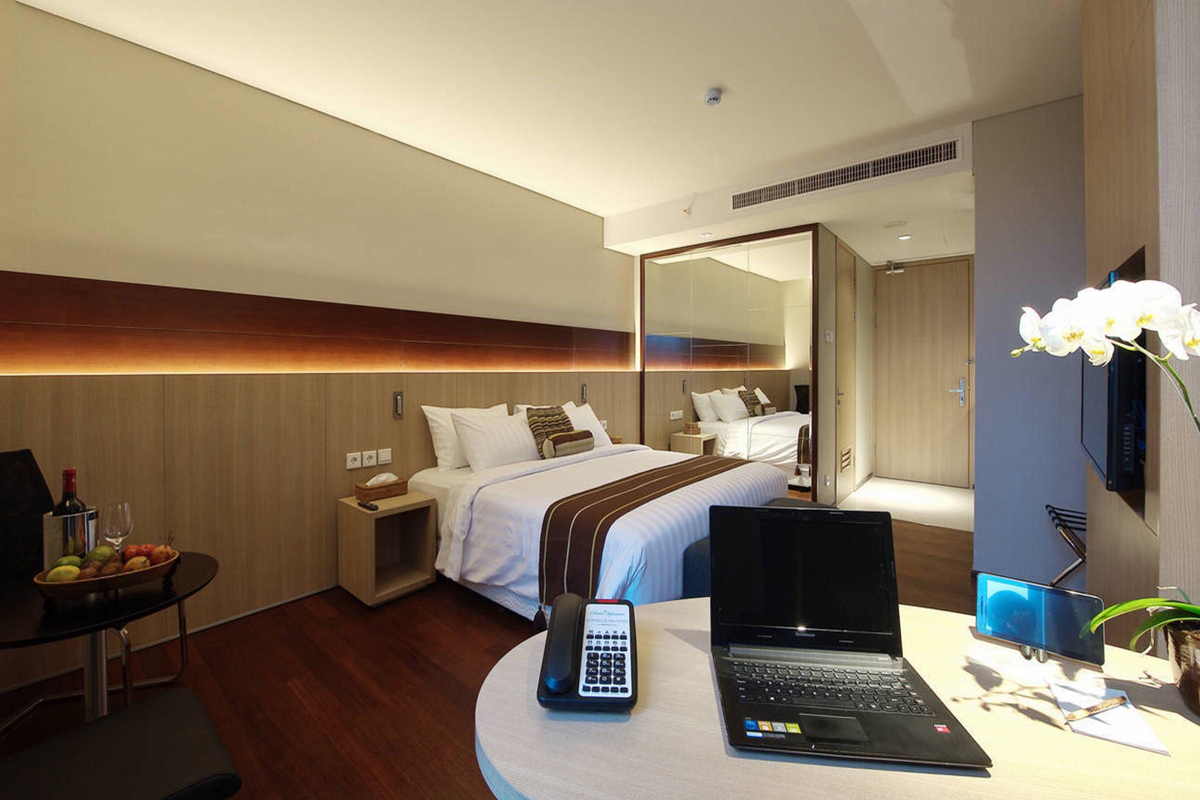 Ra Premiere Simatupang Hotell Cilandak  Eksteriør bilde